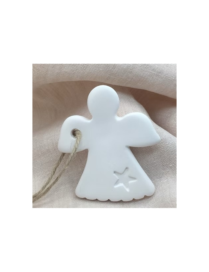 Ange Victoire en porcelaine blanche