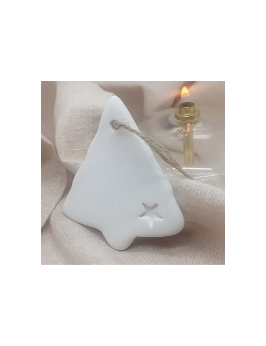 Sapin en porcelaine blanche