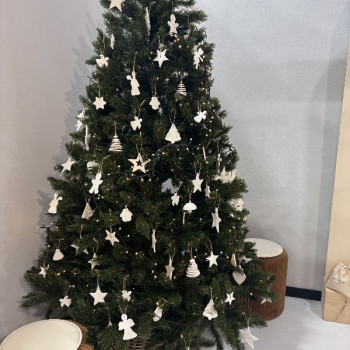 Saint Nicolas en porcelaine blanche