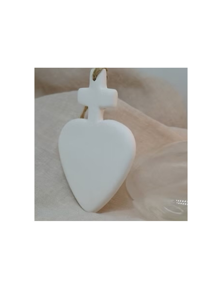 Sacré Coeur en porcelaine blanche