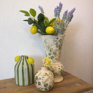 🌶️ 🍋Comme un air d’Italie à la boutique! 🇮🇹

✨ Le détail qui change tout : quelques fruits, des fleurs et de jolis vases pour donner vie à une étagère ou une console.

Et vous, vous êtes plutôt citron 🍋 ou piment ?🌶️ 

#decorationinterieur  #idéedéco #italia #conceptstore #stagingalive 😎