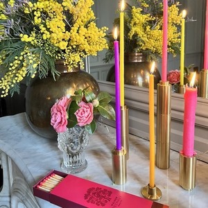 🌸Il est encore temps de venir s’approvisionner pour faire une jolie table colorée ce week-end pascal 🐣🪺! 

Les bougies cierges, bougeoirs en laiton massif et les magnifiques coffrets de la @maisonpechavy vous attendent à la boutique!! 

Jeudi & vendredi de 10h-12h 14h30-18h30 et samedi jusqu’à 17h30! 🤩 

#bougiecierge #colors #cierge #canddle #jolitable #tabledepâques🐥 #weekenpascal #decoration #décorationdetable #decobohemechic #déco #printemps #concepstore #lyon #allentours #proximité #heyrieux #valencin #toussieu #stjuschaleyssin #grenay #stagingalive 😎